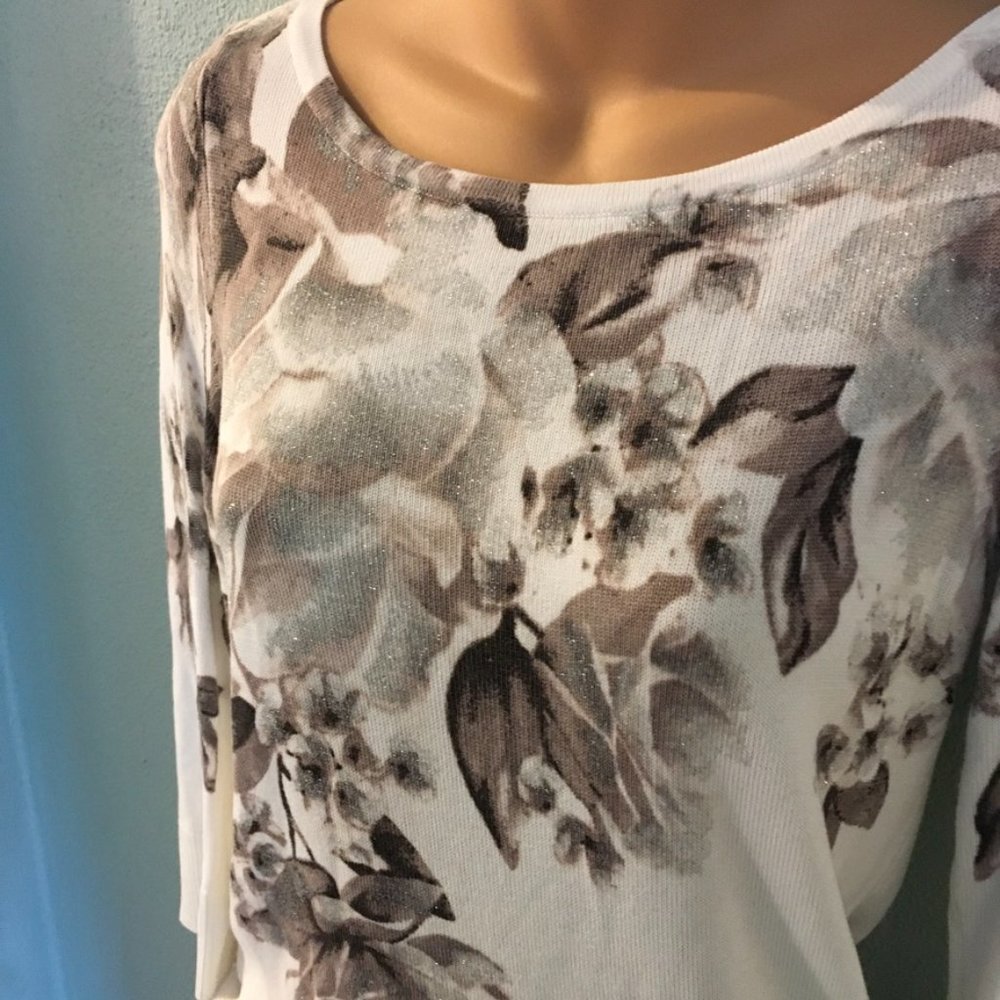 White House/ Black Market Blouse - Picture 2 of 8